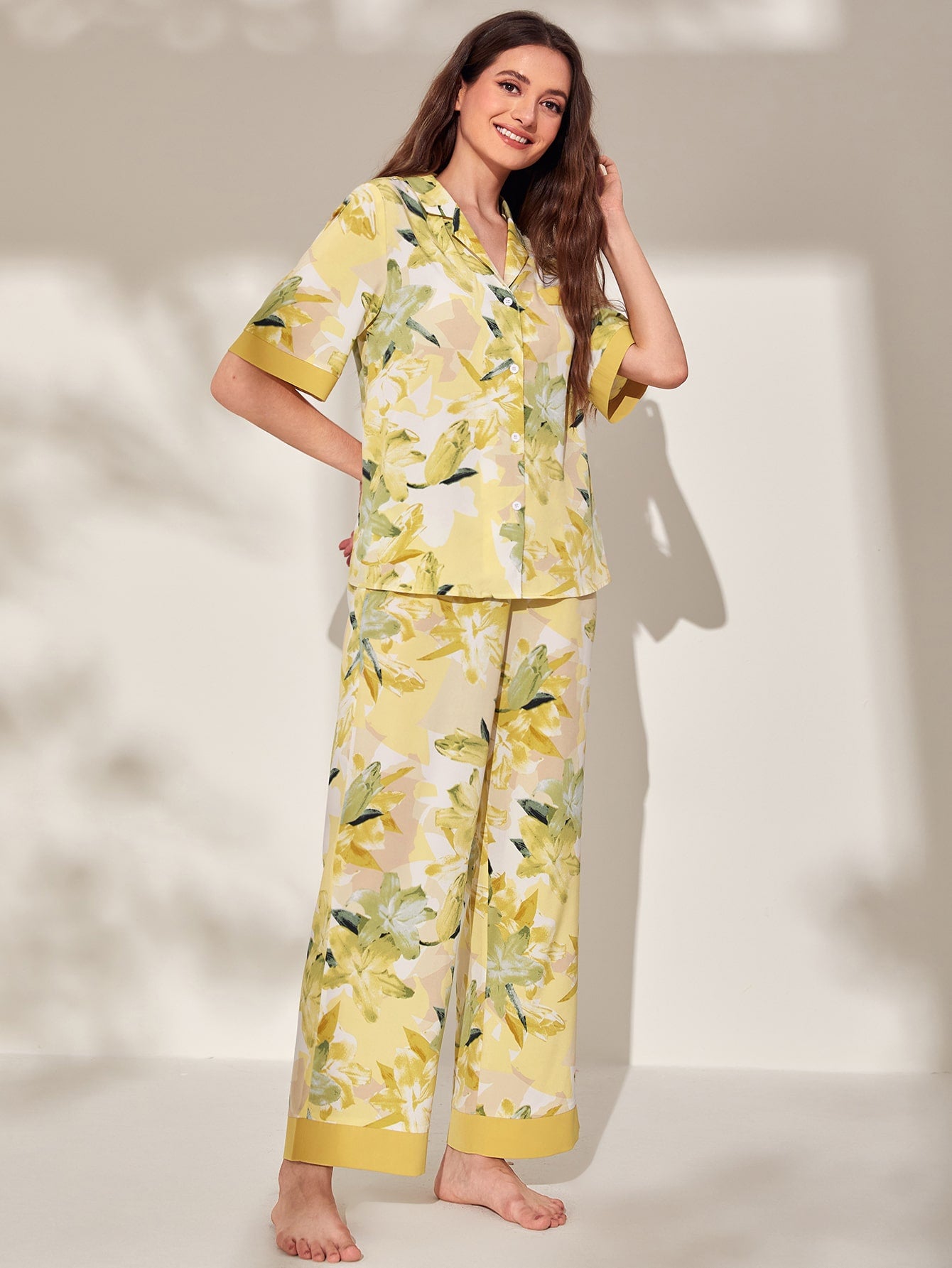 Lilly Print Collar Pyjama Set